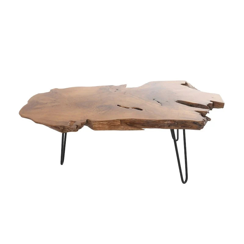 Mesa de centro artesanal de teca con borde natural y patas metálicas negras